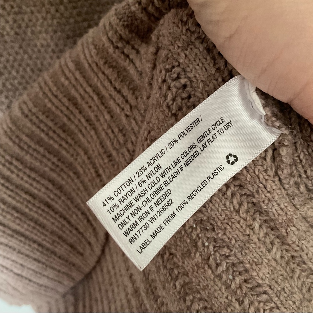 Universal Thread Sweater, Size Medium - image 4